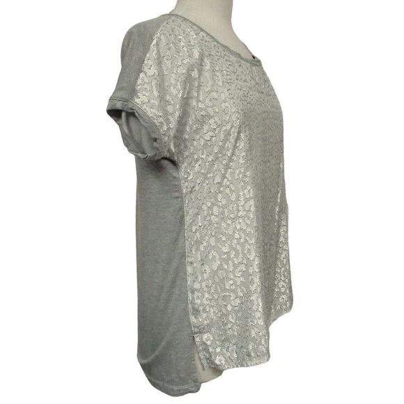 Chico's Metallic Front Hi-Low Pullover Short Sleeve Top Sz 1 S-M Gray Silver - Picture 4 of 7